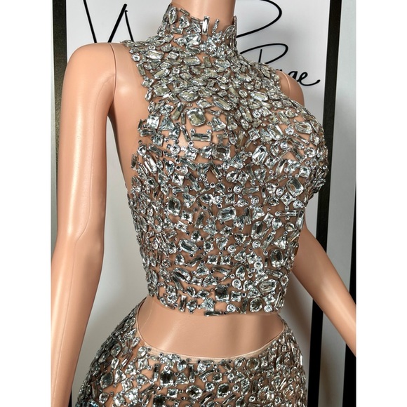 CRYSTAL CROP TOP AND MINI SKIRT TWO PIECE SET - Picture 12 of 17